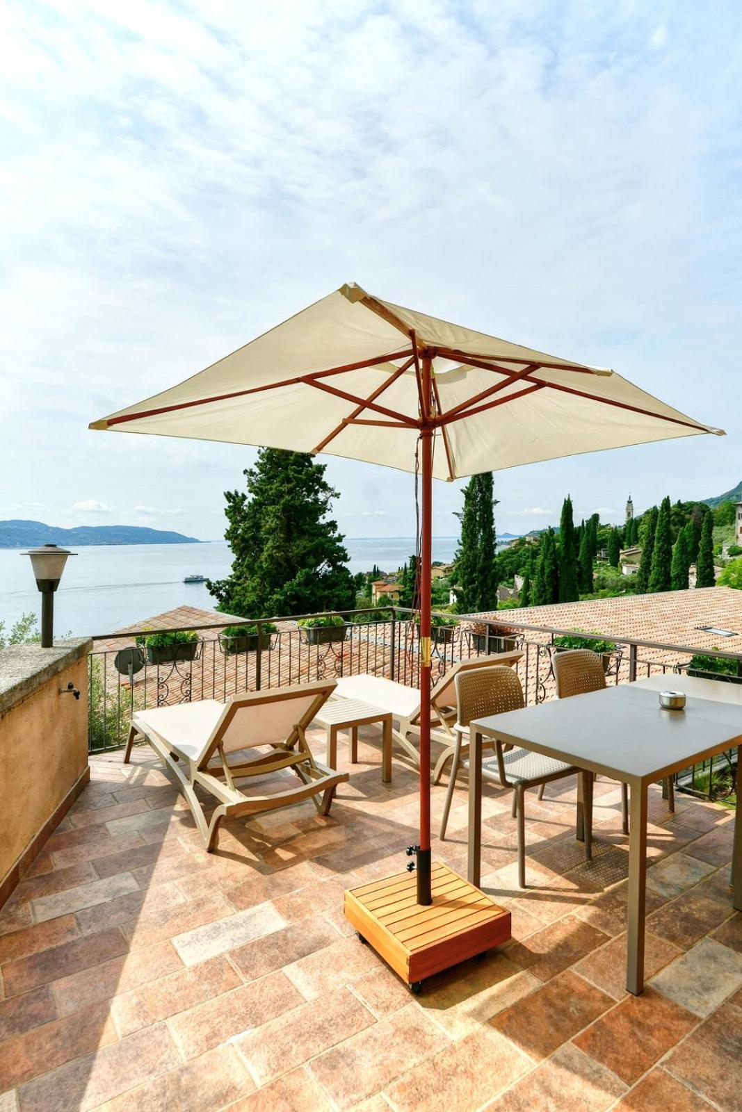 Bed and Breakfast Il Sogno Sul Lago Gargnano Exterior foto